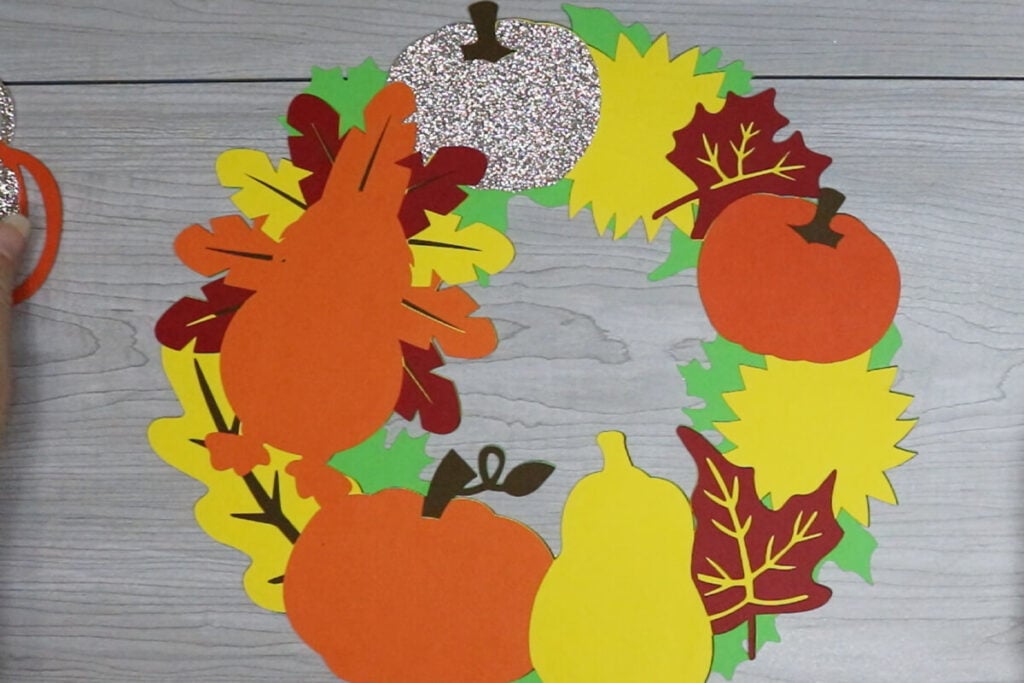 How to Make a Layered Thanksgiving Wreath with Cricut 